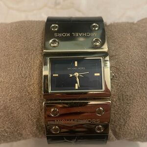Michael Kors patent alligator watch EUC